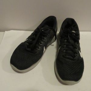 NIKE BLACK/WHITE FABRIC RUNNING SNEAKERS SZ 8.5